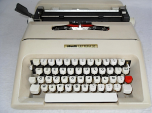 Macchina da scrivere Olivetti modello Lettera 35